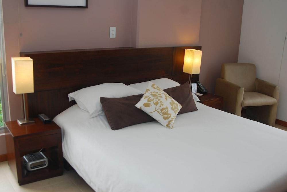 Cyan Suites Poblado By Mde Bnb Medellín Dış mekan fotoğraf