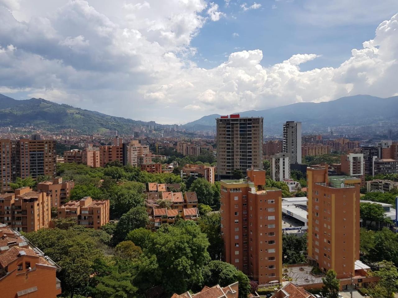 Cyan Suites Poblado By Mde Bnb Medellín Dış mekan fotoğraf