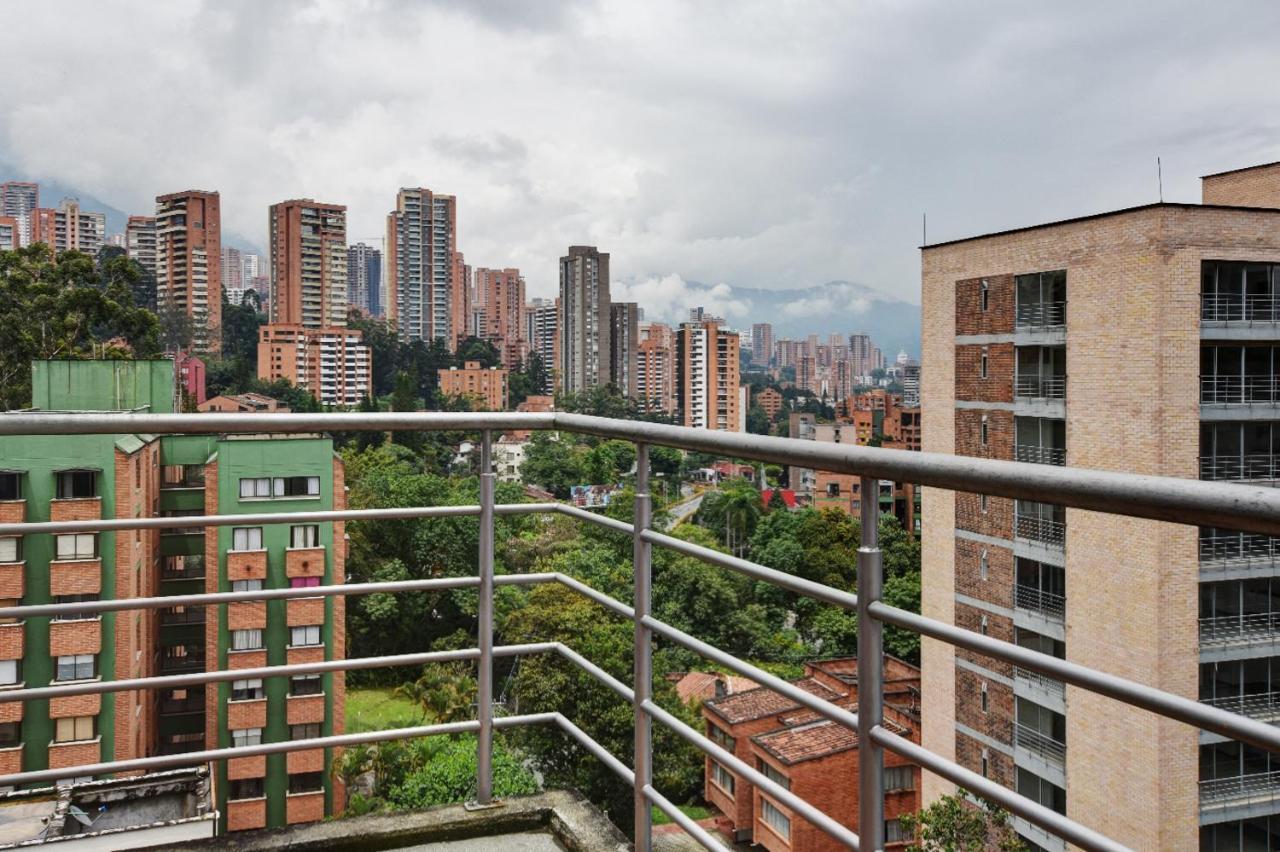 Cyan Suites Poblado By Mde Bnb Medellín Dış mekan fotoğraf