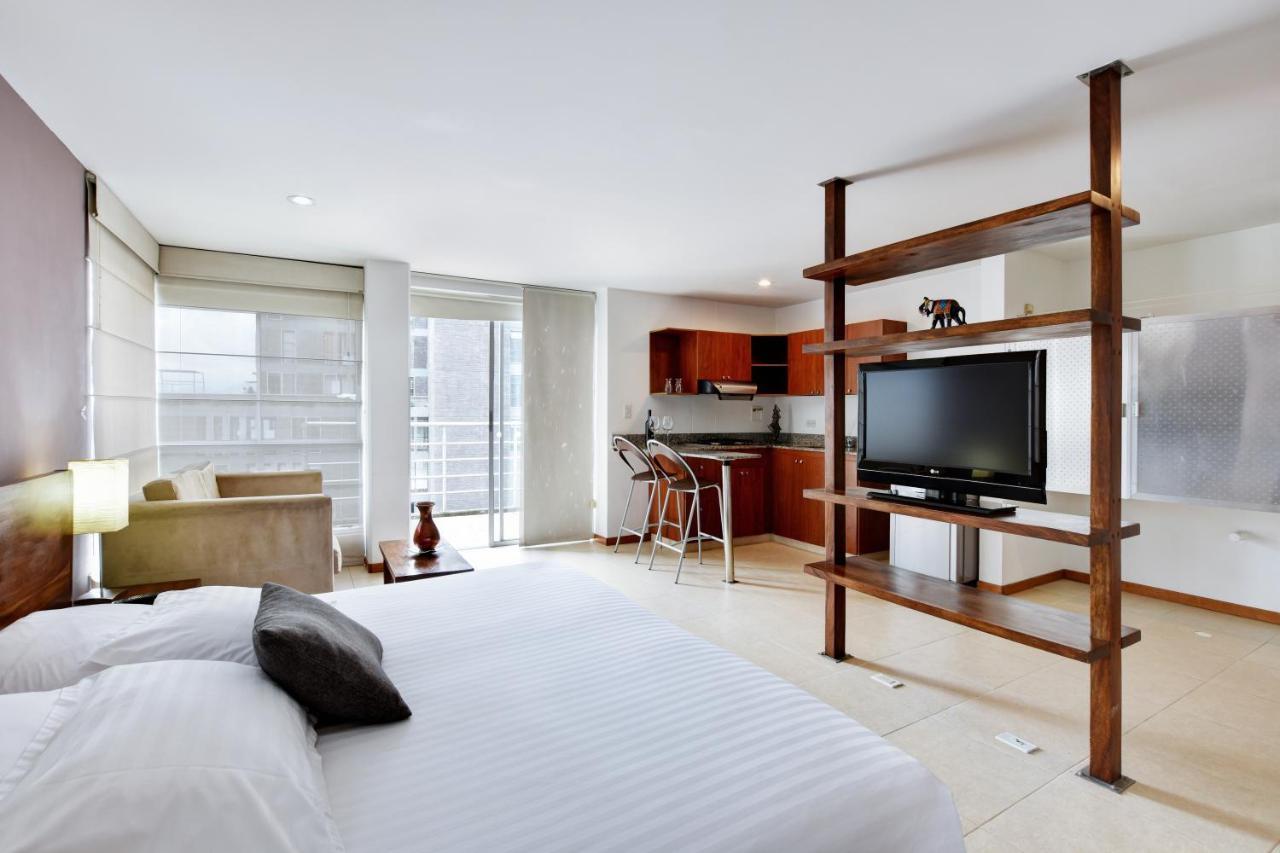 Cyan Suites Poblado By Mde Bnb Medellín Dış mekan fotoğraf