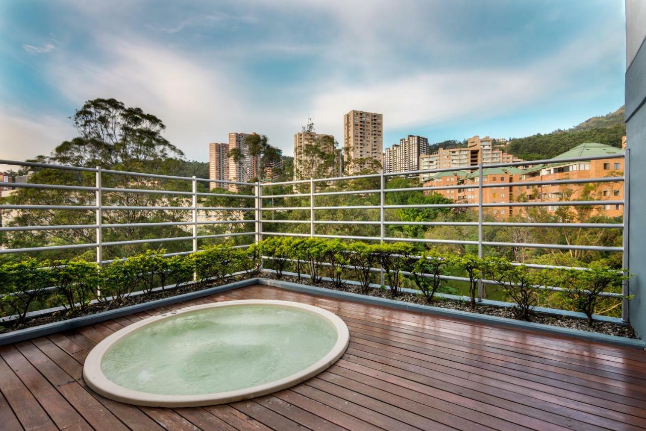 Cyan Suites Poblado By Mde Bnb Medellín Dış mekan fotoğraf